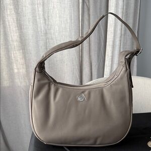 NWT Lululemon City Essentials Shoulder Bag 4L